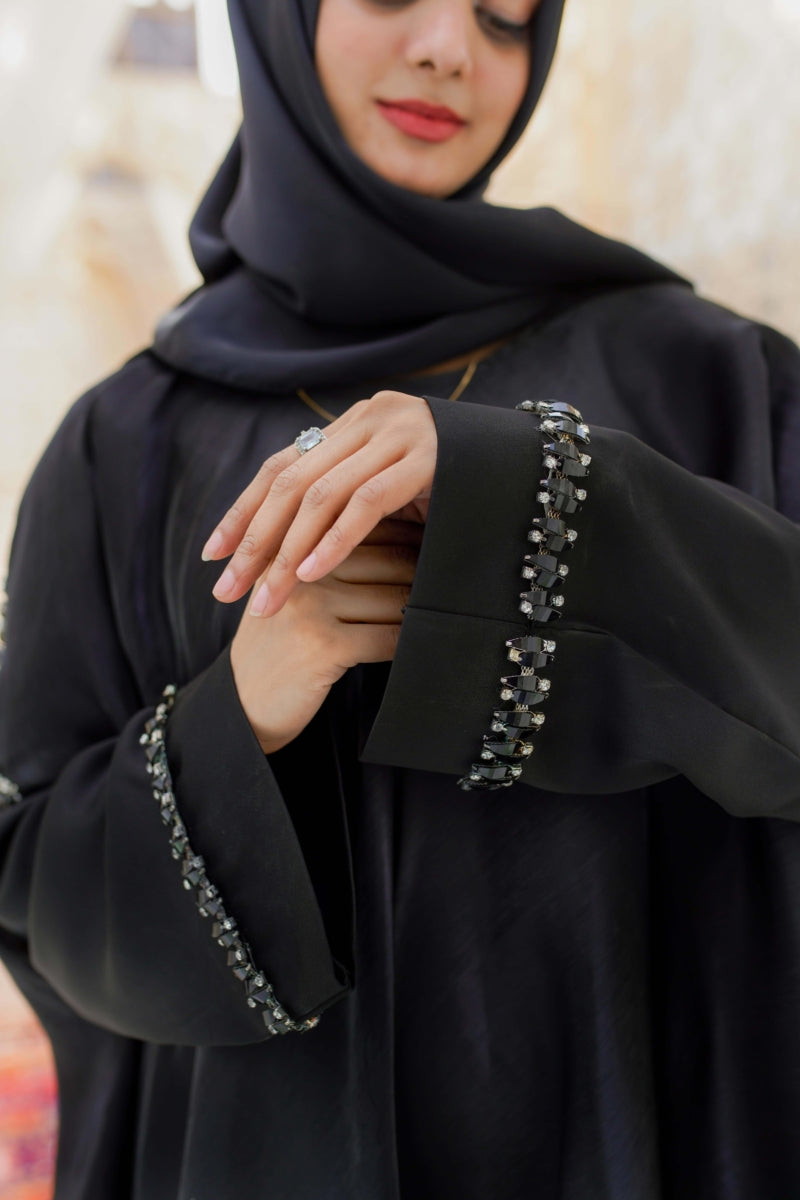 Embelished Closed Abaya - La Khilaba