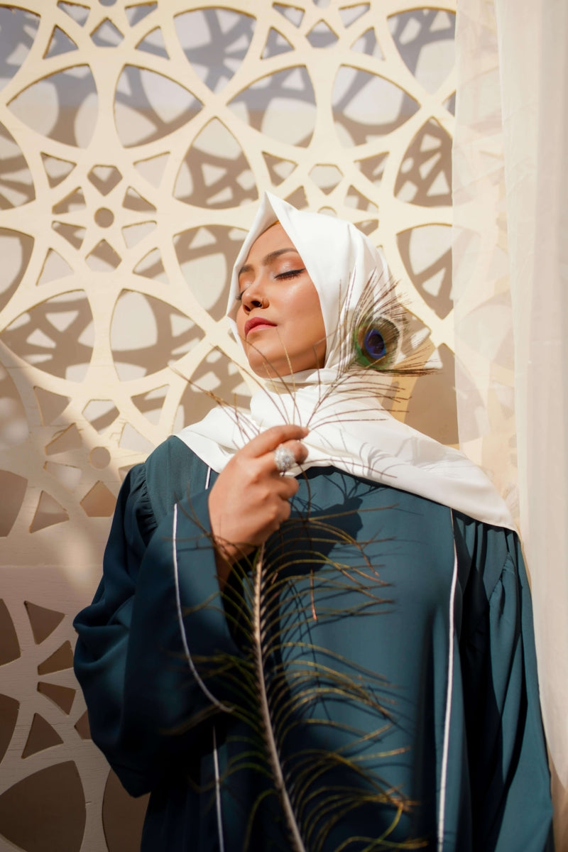 Teal Charm - La Khilaba