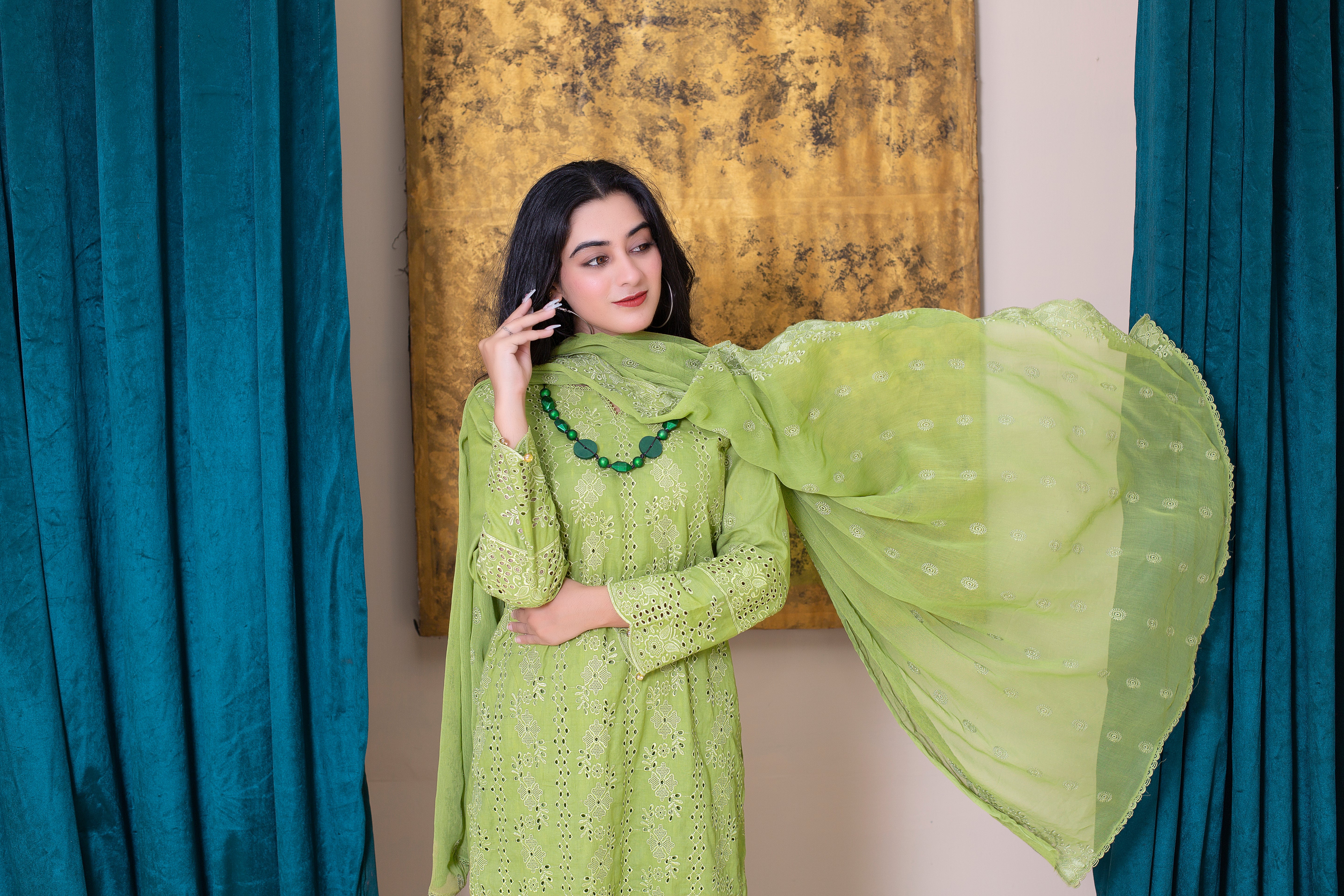 TRENDY TWIST - Sundar Stitch