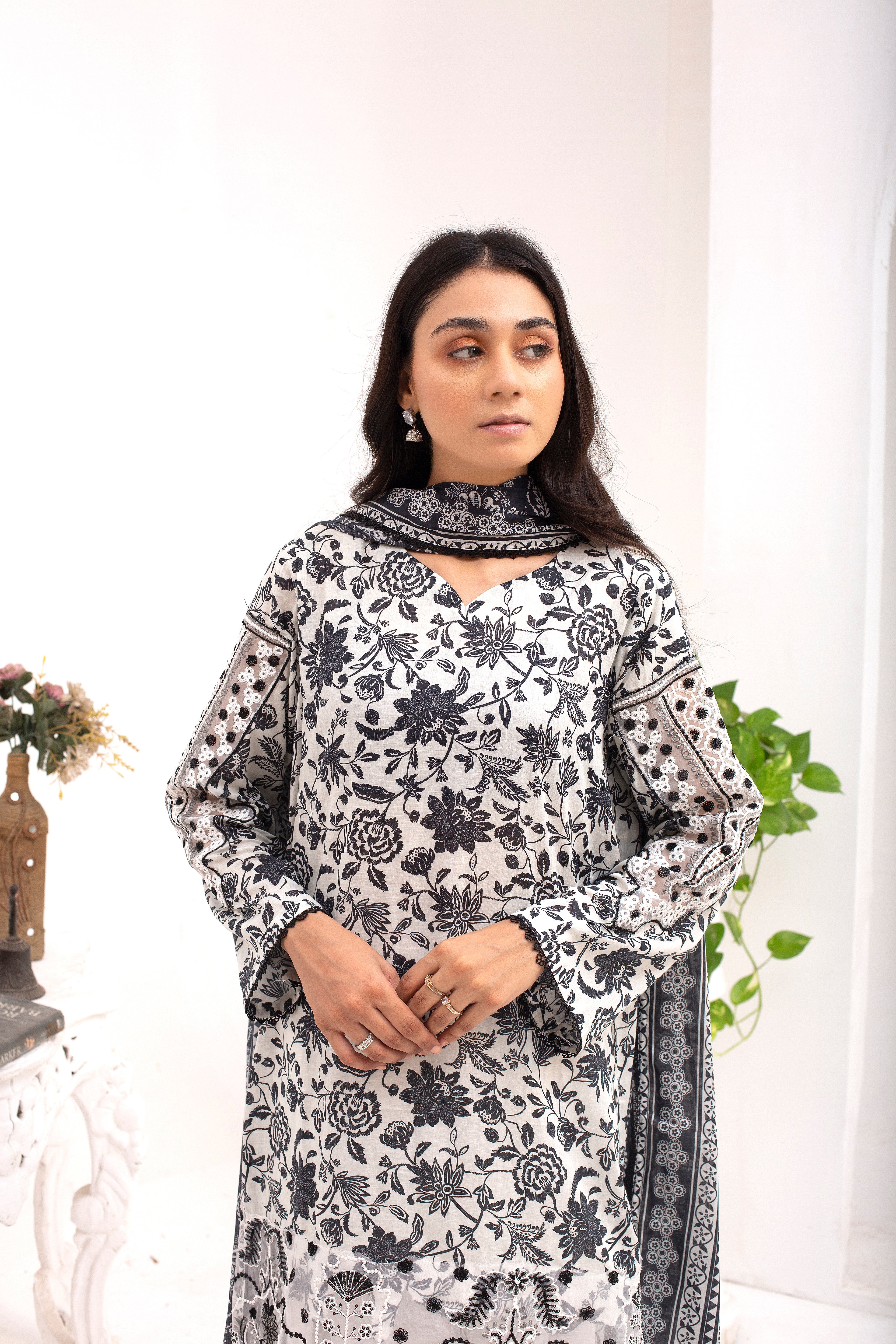 MARON LACE - Sundar Stitch