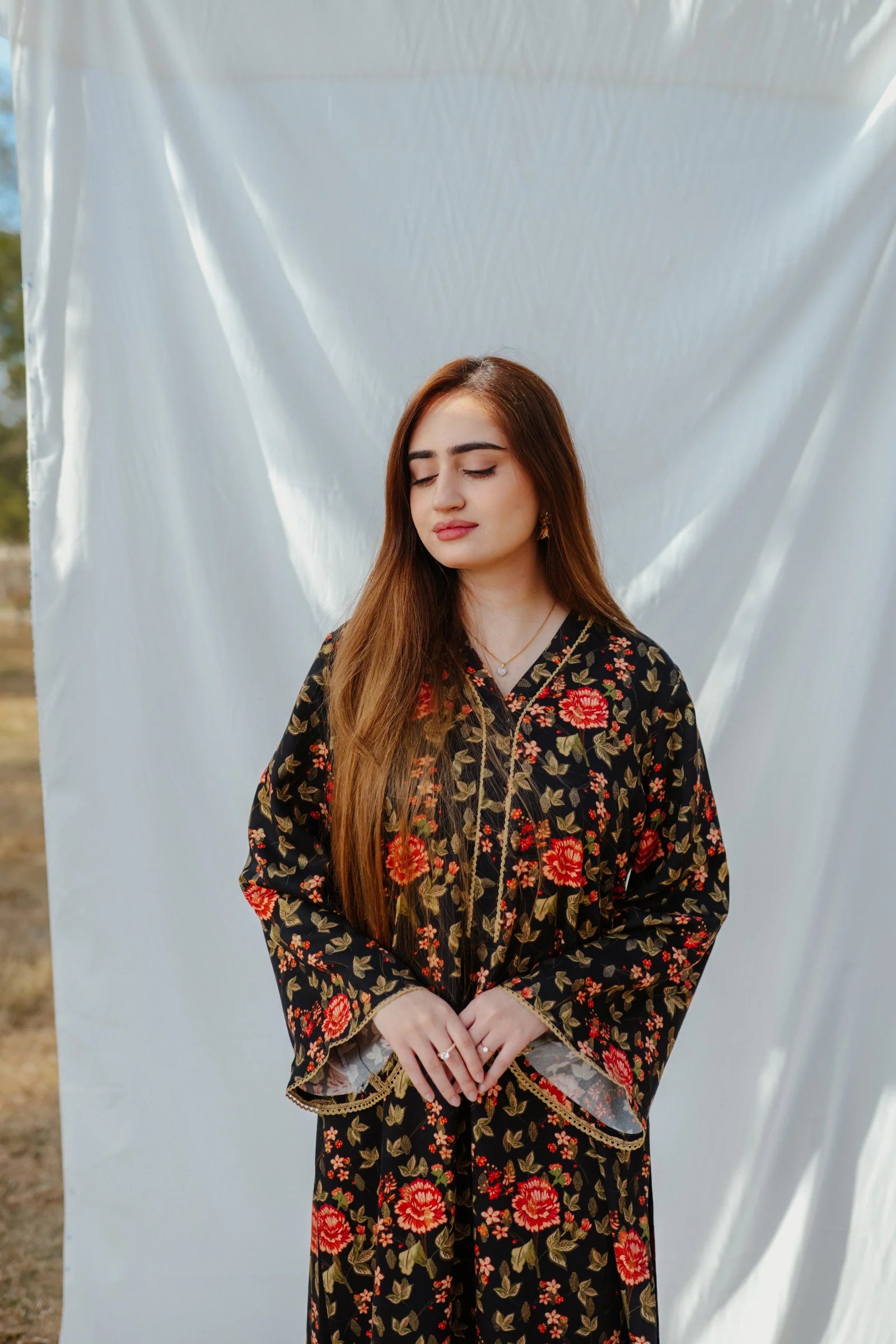 Black Floral Zari - Eleganza