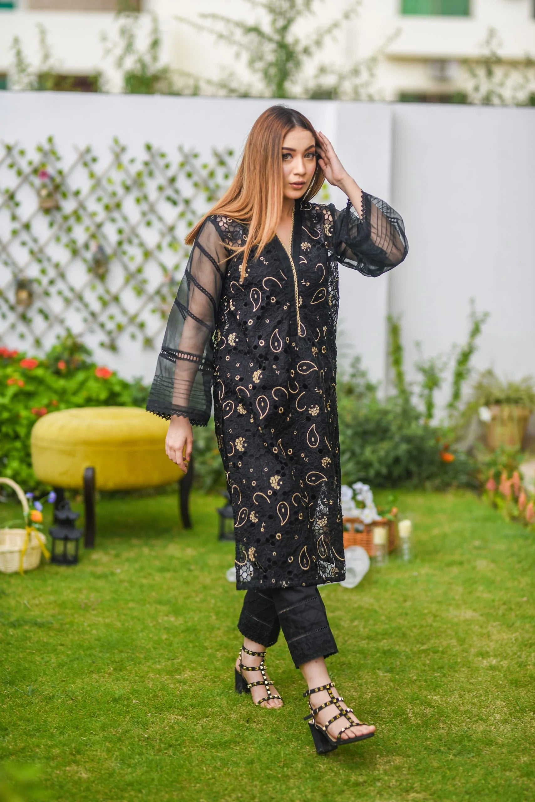 Black cutwork - Eleganza