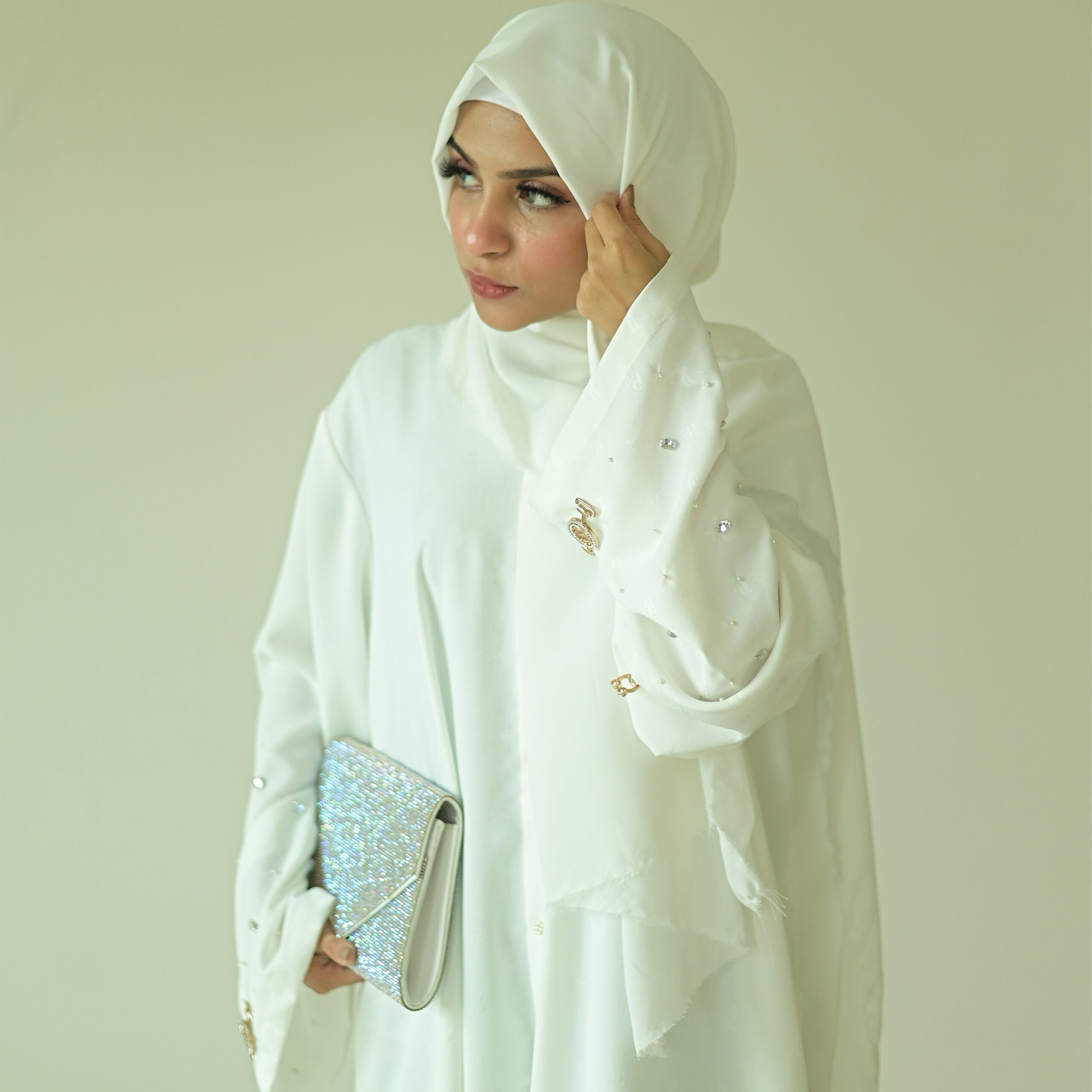 Droop Abaya-White