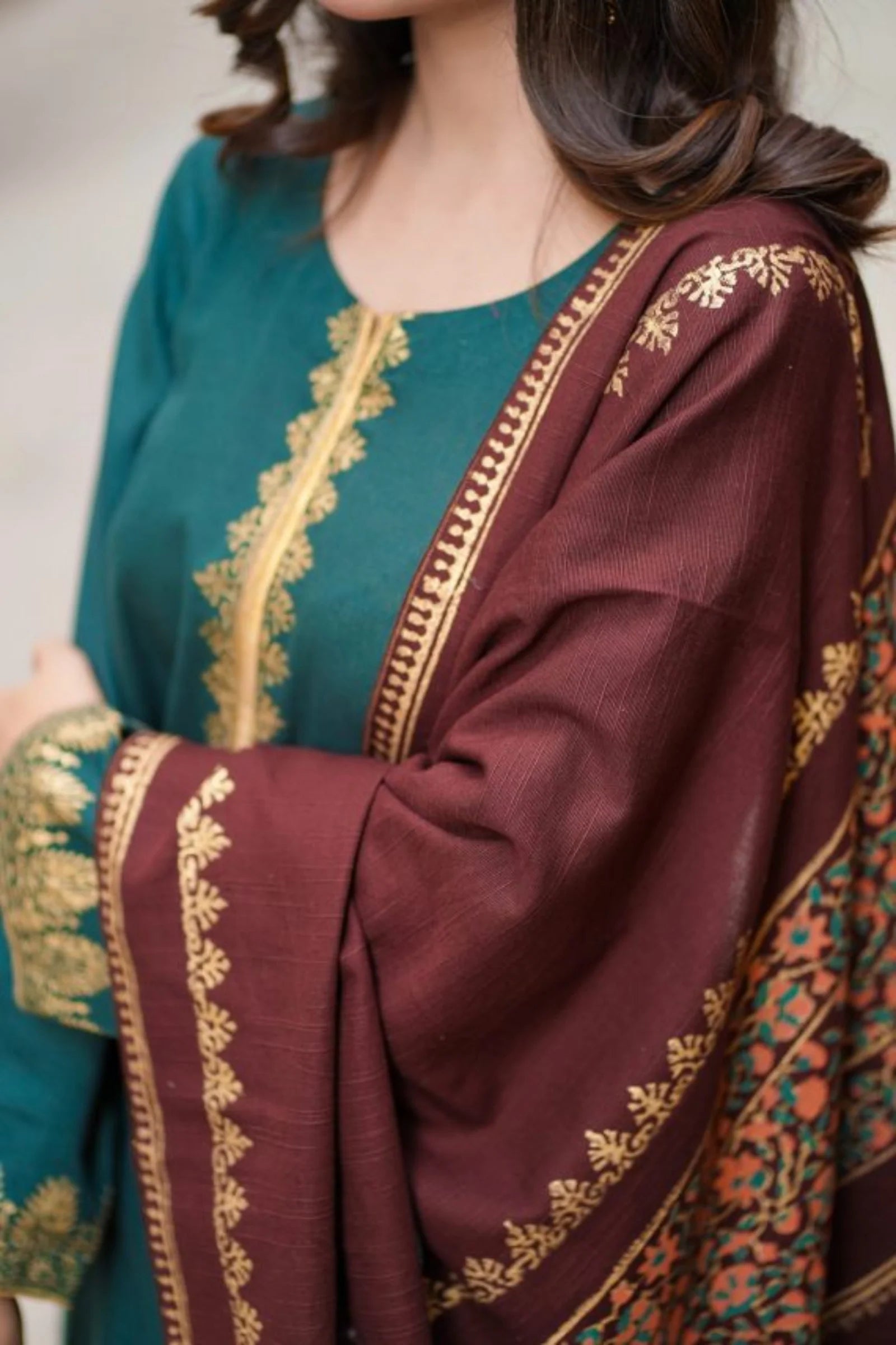 Green Suit with brown shawl - Eleganza